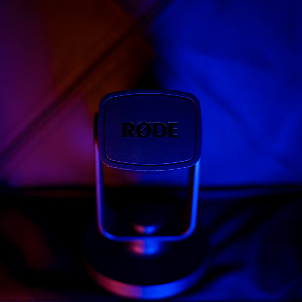 Une vue de dessous du micro Rode NT-USB Mini